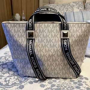 White Michael Kors Purse